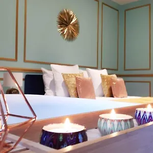 Suite Anna In Paris Republique Appartement
